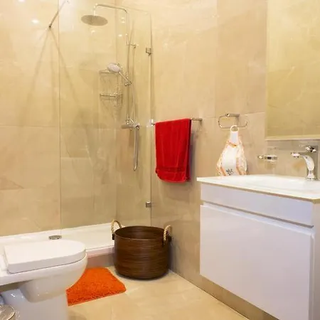 Let Me Host -town House Tigne Point