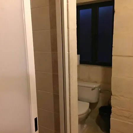 Let Me Host -town House Tigne Point * Sliema