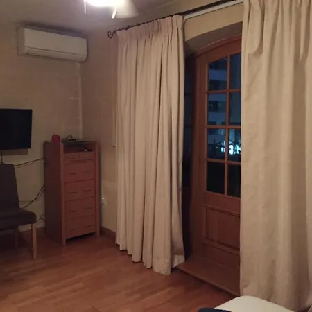 Let Me Host -town House Tigne Point Sliema