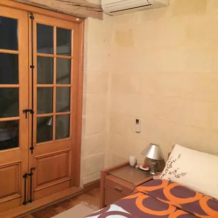 Let Me Host -town House Tigne Point Sliema